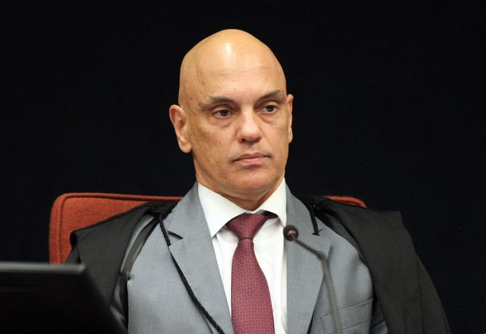 Moraes suspende autorização de porte de armas de fogo no DF