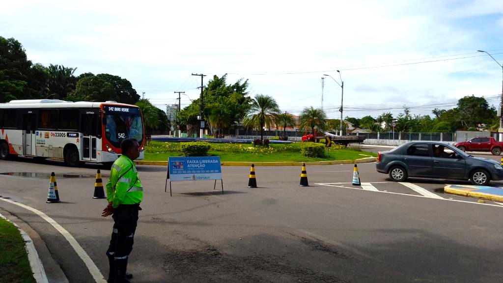 Prefeitura interdita avenida para obras de rede de drenagem - Gazeta Manaura