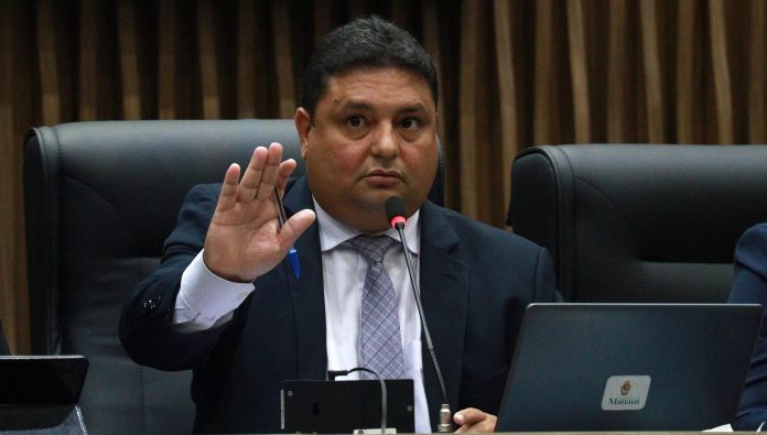 Caio André assume como prefeito de Manaus em exercício