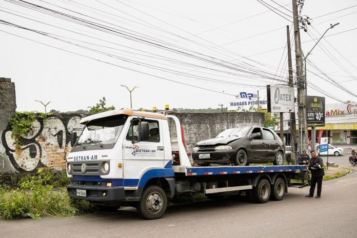 Fiscalização do Detran-AM recupera veículo na zona Leste